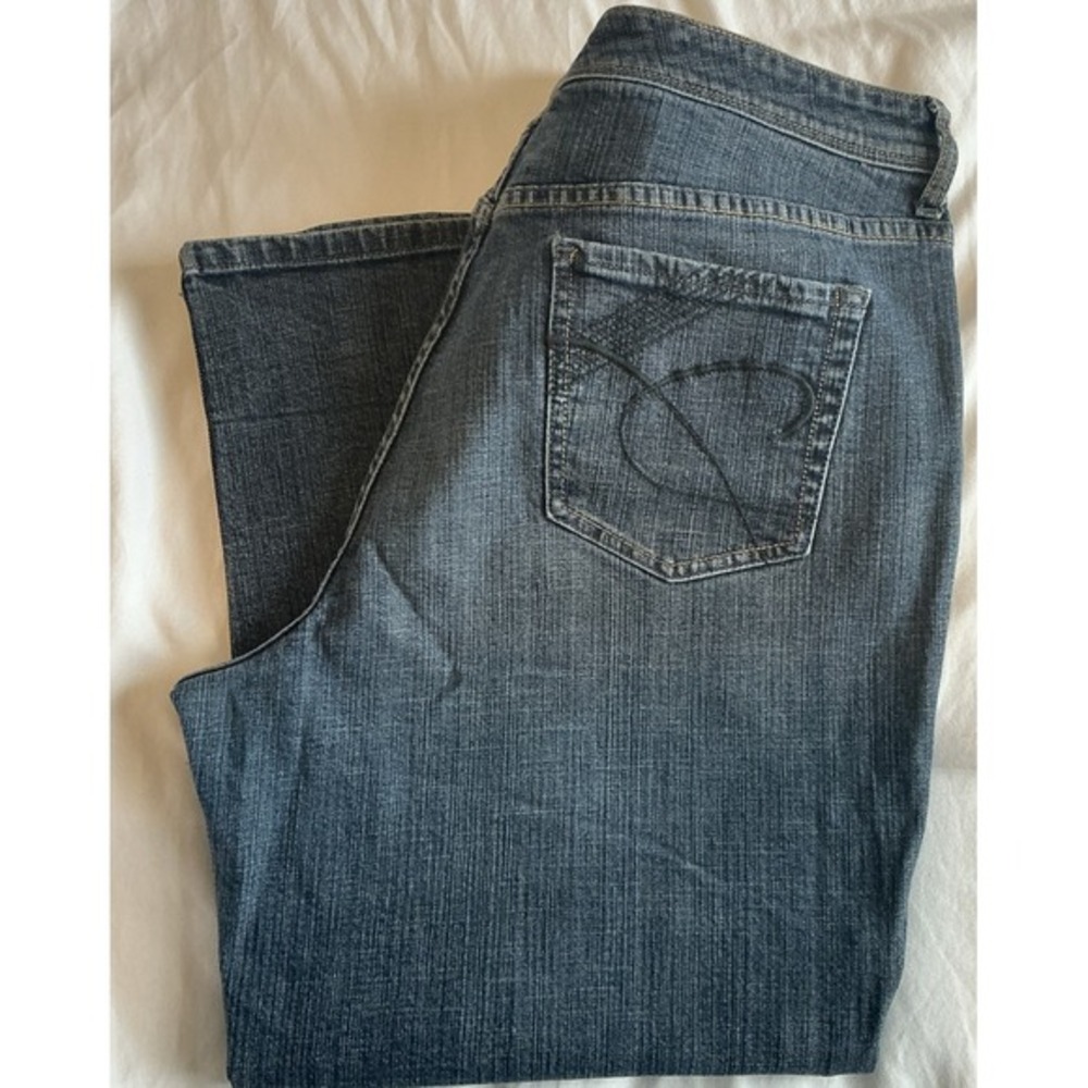 Chico's Platinum Womens‎ Size 3 (16) Blue  Solid Cropped Jeans